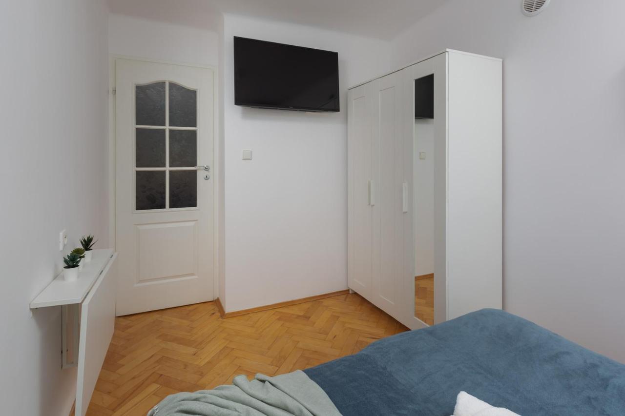 Stars Apartaments City Center By Noclegi Renters Apartment Warsaw
